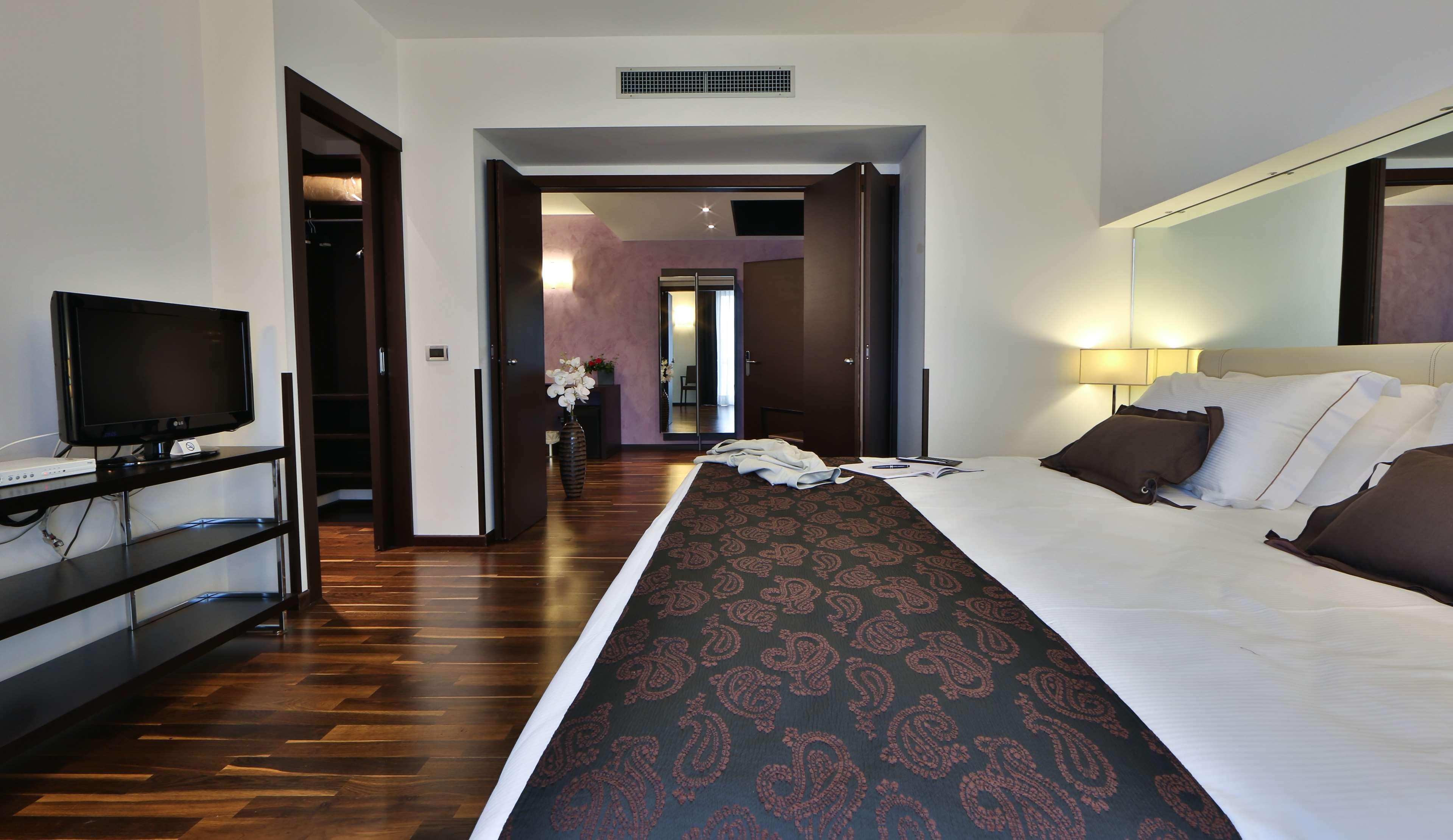 Western Biri 4* Padova