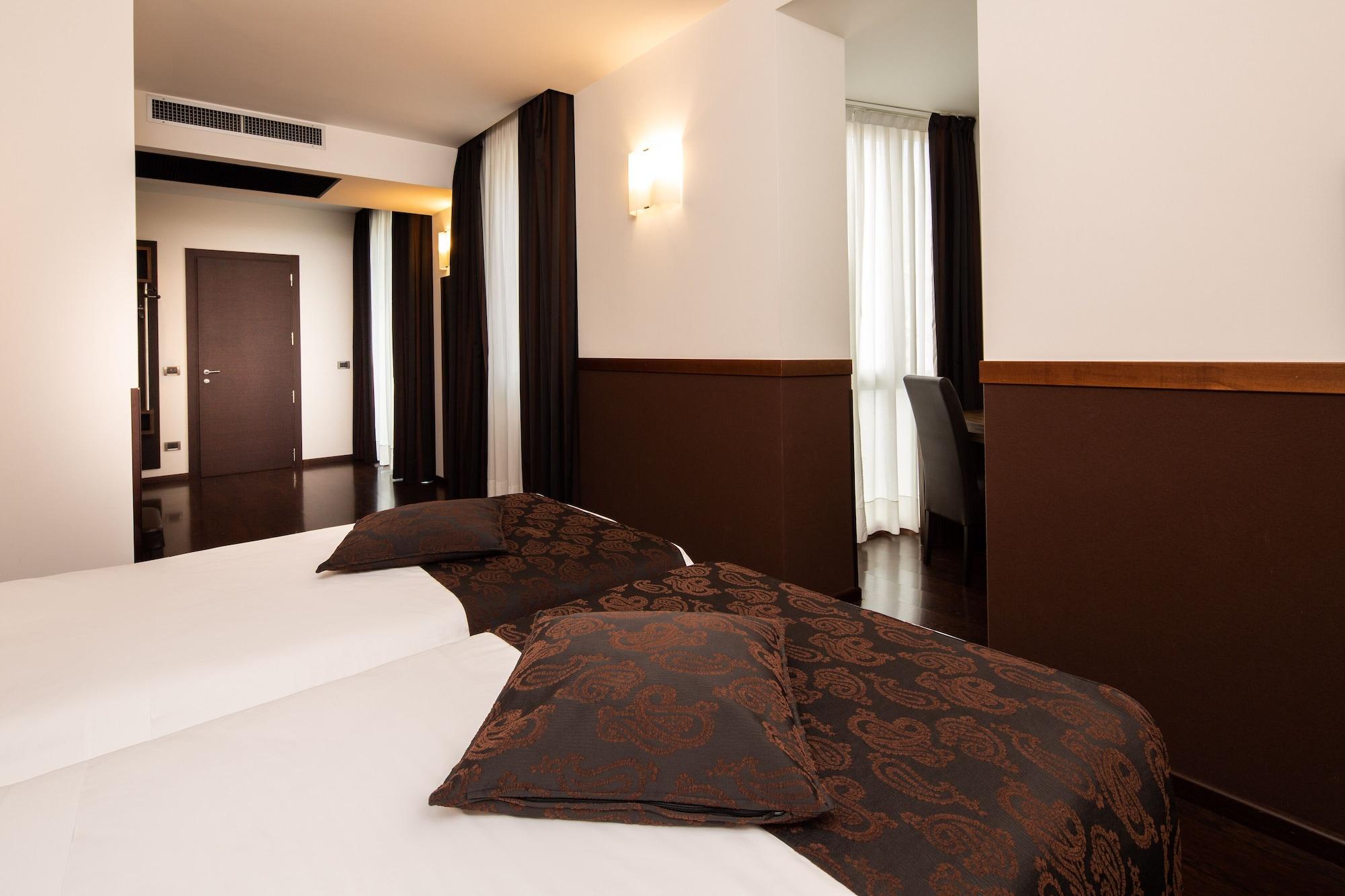 Western Biri Hotel 4*